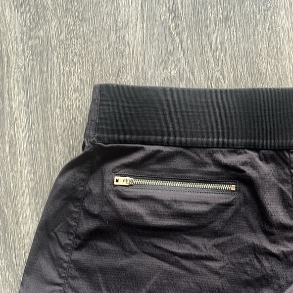 Athleta | Mod Trekkie Shorts | Black | Size 4 - Picture 3 of 5